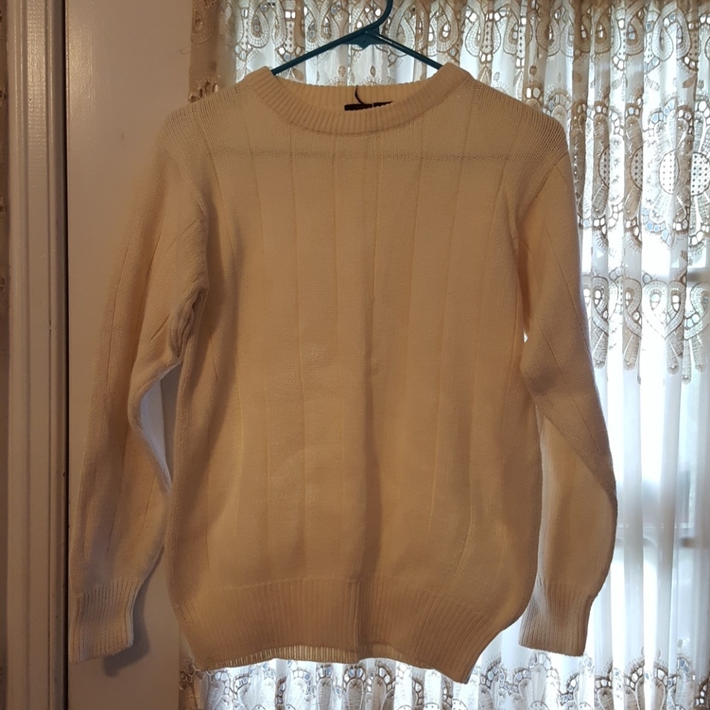 White knit sweater